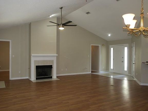 5th image of 2736 McFarlane Ct