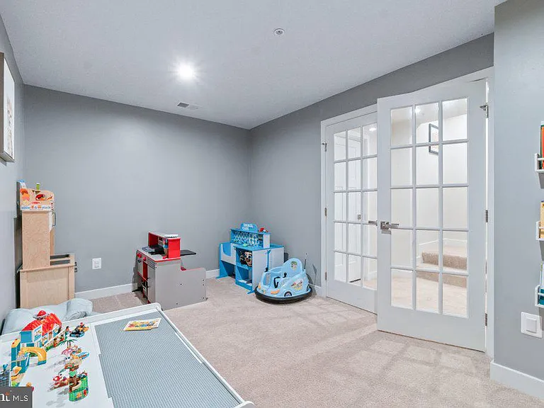 6247 Islington St — Photo 45