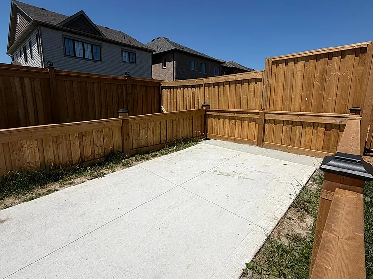 216 Fleetwood Dr — Photo 18