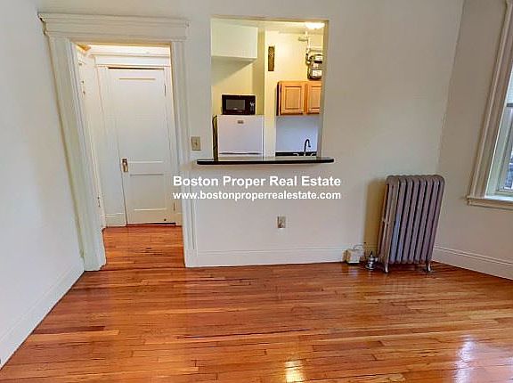 111 Park Dr. #11 Boston - Fenway Unit Photo 2