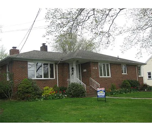 144 Fay St photo 1