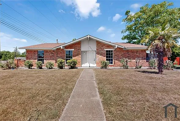 3437 Latham Dr