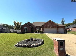 210 Seneca Dr, Maumelle, AR 72113