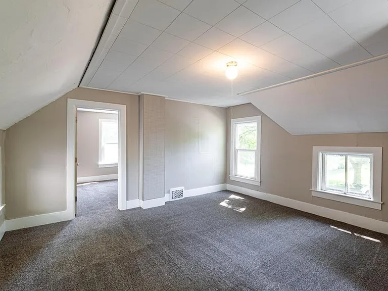 1512 Charles St — Photo 18