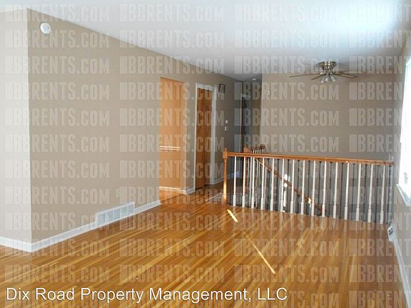 3rd image of 4600 Riverview Ave