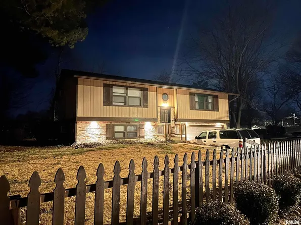 2106 W Sunset Dr, Carbondale, IL 62901