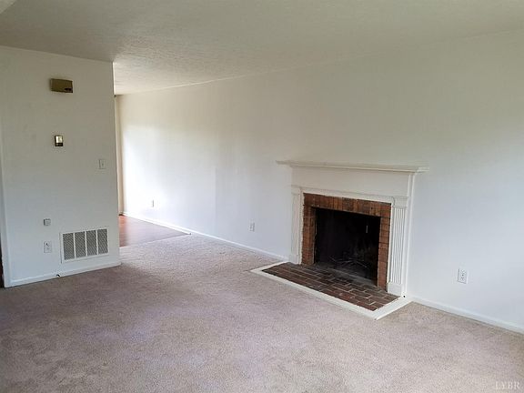 3rd image of 3501 Fort Ave APT 11