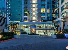 13700 Marina Pointe Dr