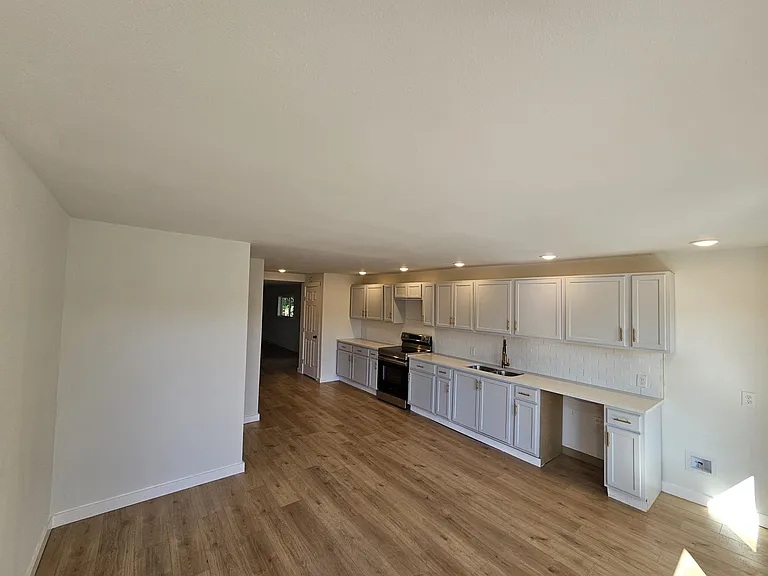 814 S Lyon St — Photo 2
