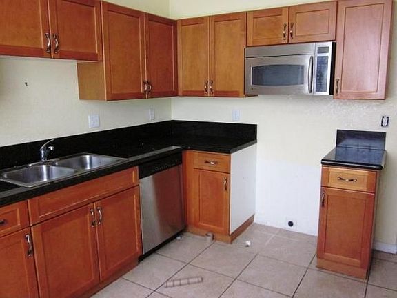 4th image of 5764 Azalea Cir