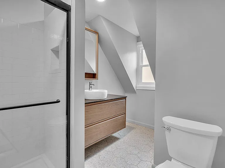 144 Saint James Pl — Photo 15