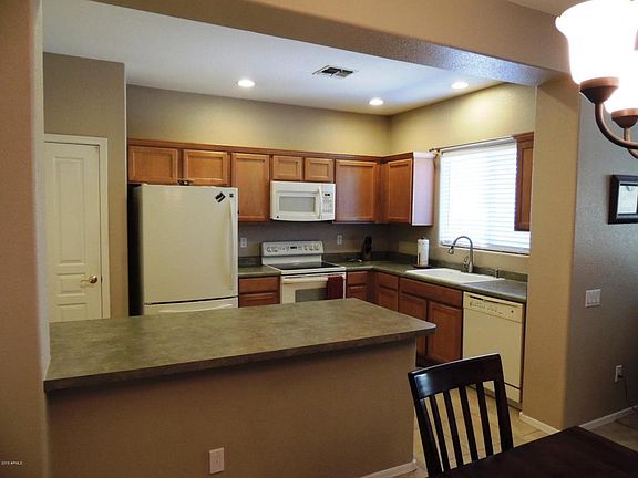 5th image of 874 E Waterview Pl