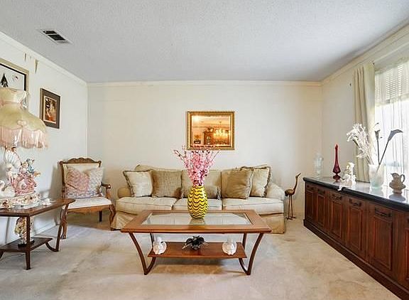 2nd image of 2976 Keithway Dr