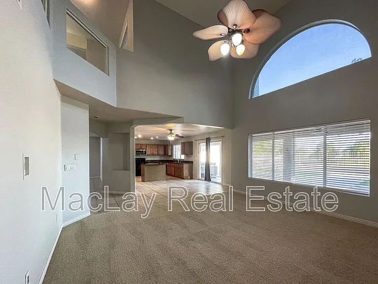 4645 E Kelly Dr — Photo 7