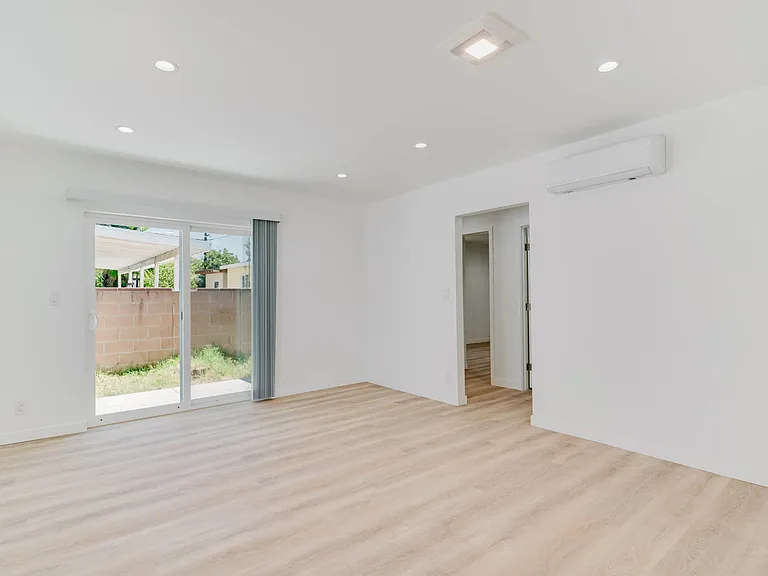 13138 Corcoran St — Photo 8