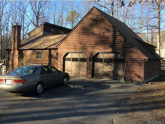 3rd image of 11810 Mapleridge Ct