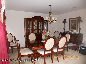 4th image of 7181 Glenwood Dr