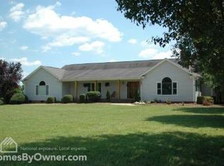 5249 Willow Pond Rd, Lake Wylie, SC 29710