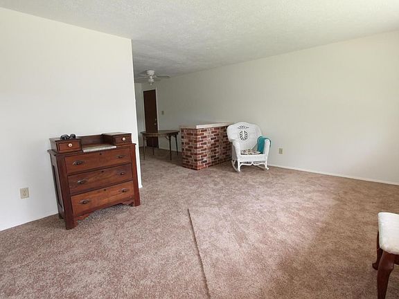 4th image of 1805 Pickering Dr