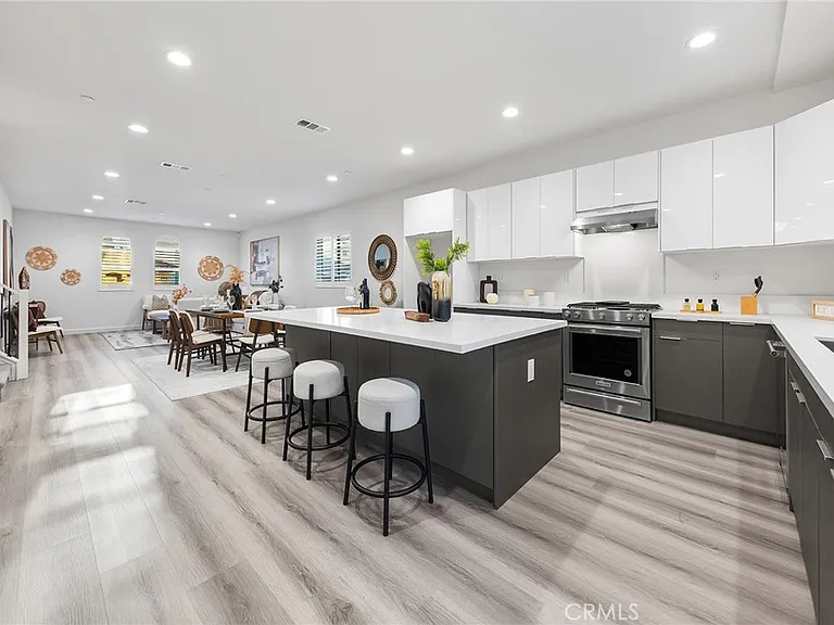 1359 Point Loma Pl — Photo 24