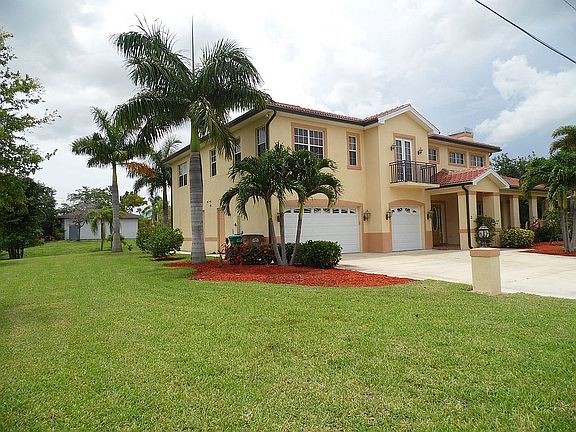 5th image of 2320 SE 18th Ave