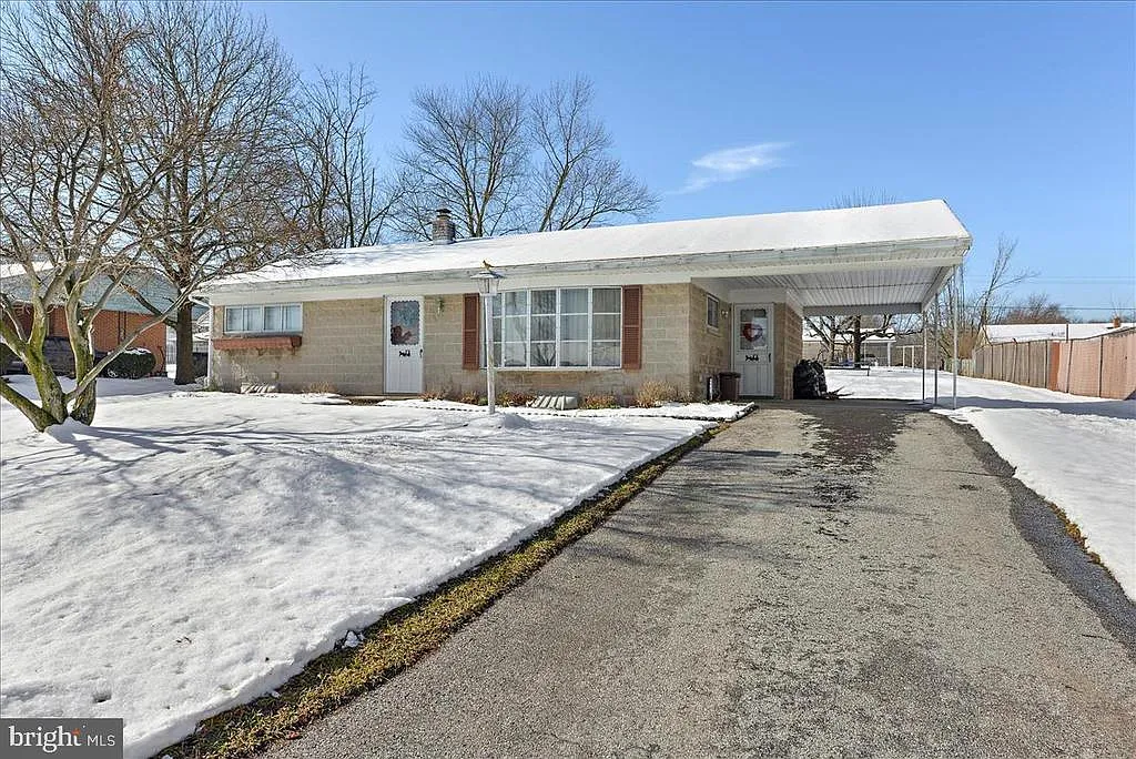 2433 Berkshire Ln photo 1