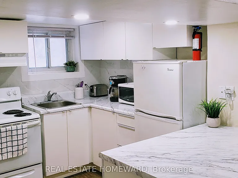 50 Mould Ave #B — Photo 3