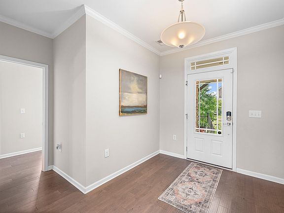 5th image of 205 Wellwater Ave
