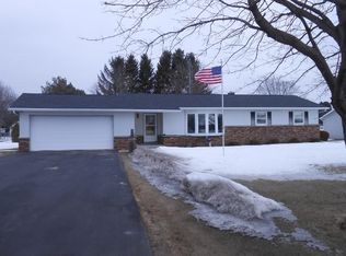 2402 Silver Creek Rd, Manitowoc, WI 54220