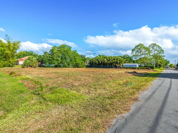 299 Dorset Dr, West Melbourne, FL 32904