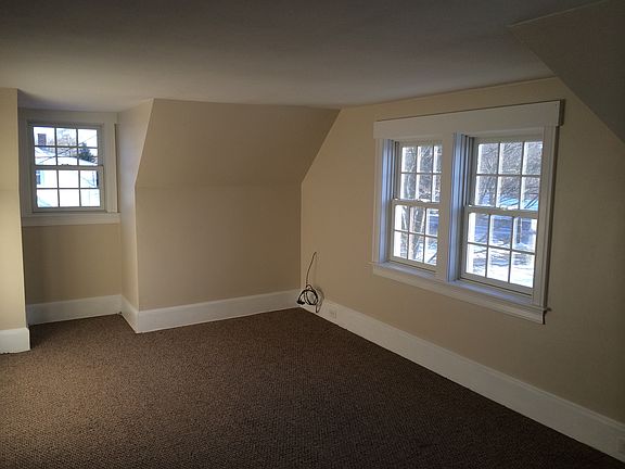 4th image of 13 Wards Ln #B