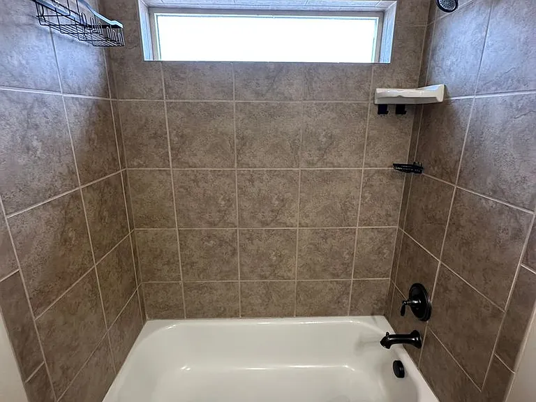 1815 Amber Dr — Photo 13