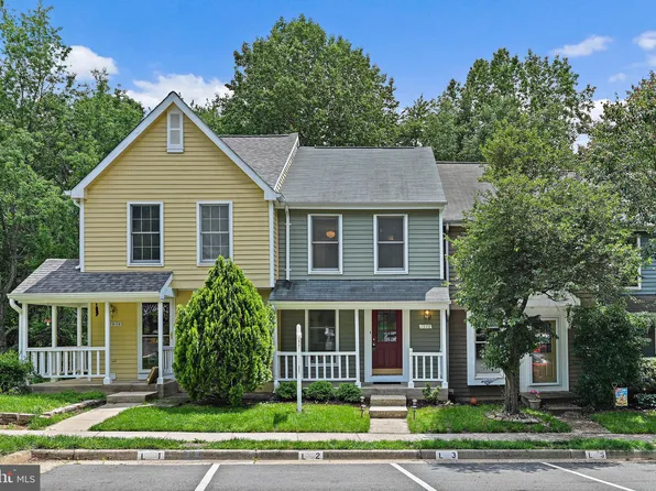 1578 Poplar Grove Dr, Reston, VA 20194