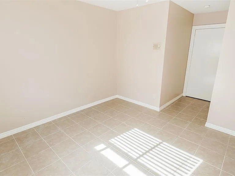 7500 W Loop S Fwy #D — Photo 20