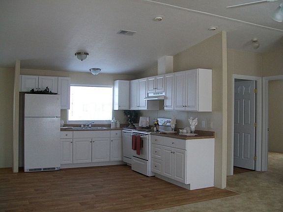 3rd image of 3903 Glenwick Dr