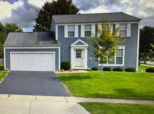 1321 Big Sur Pkwy, Algonquin, IL 60102