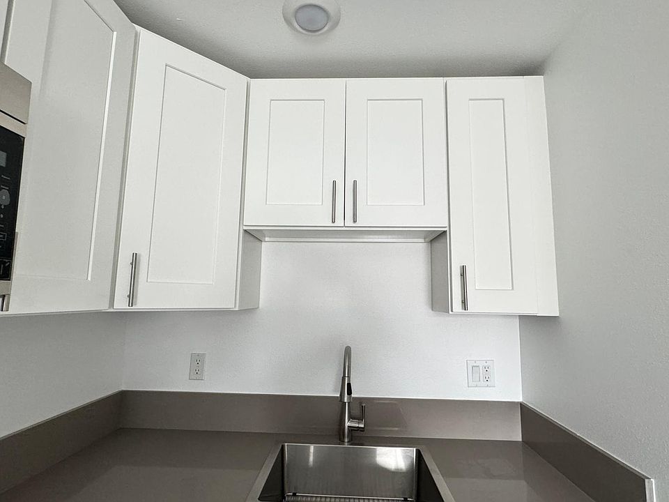 1st image of 1722 E Cyrene Dr #1722.5