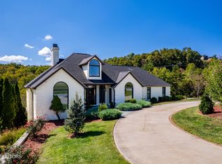 225 Bobwhite Trl, Sevierville, TN 37876