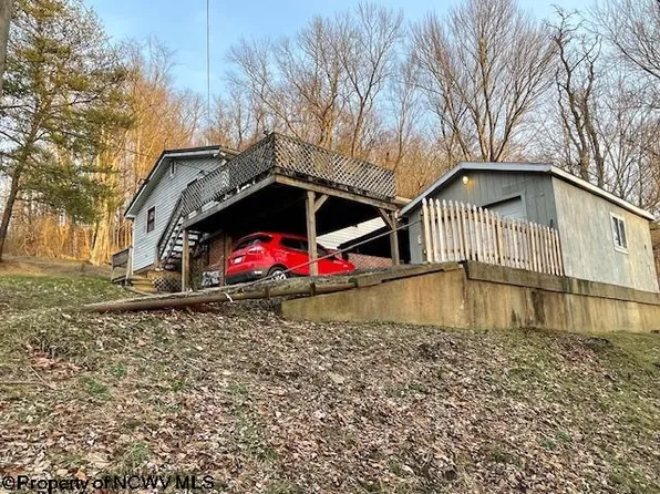 99 Fannie St, Grafton, WV 26354