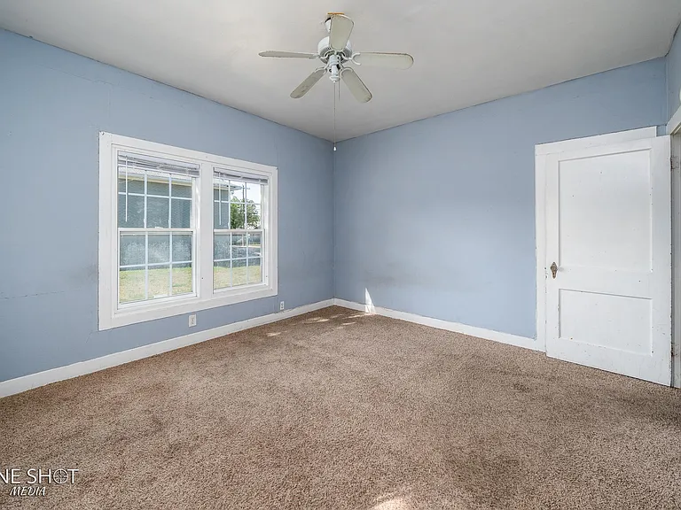 601 College Dr #1 — Photo 4