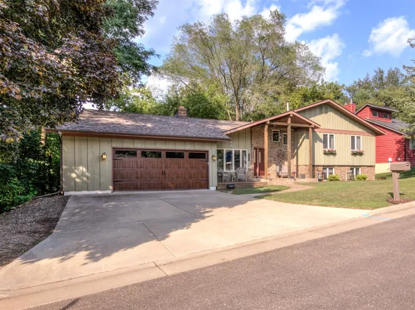 608 Manor Court, Altoona, WI 54720
