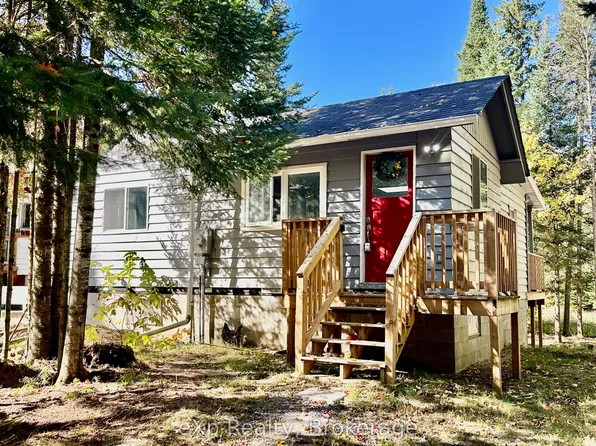 61 Robert Rd W, Huntsville, ON P1H 2J4