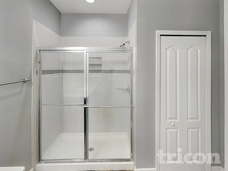 1842 Castleton Dr — Photo 9