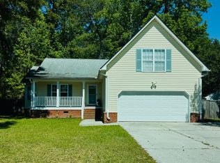 195 Edinburgh St, Summerville, SC 29483