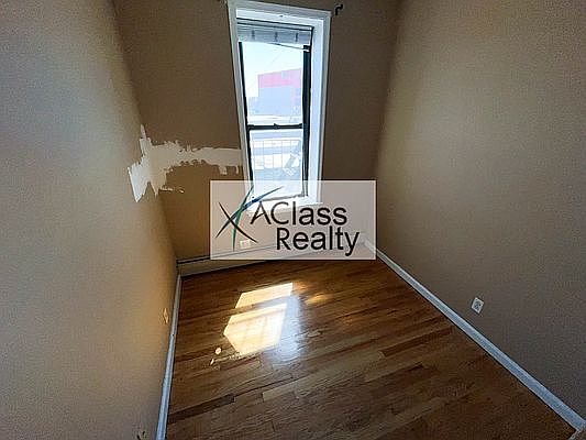 3rd image of 36-07 Steinway St #B3