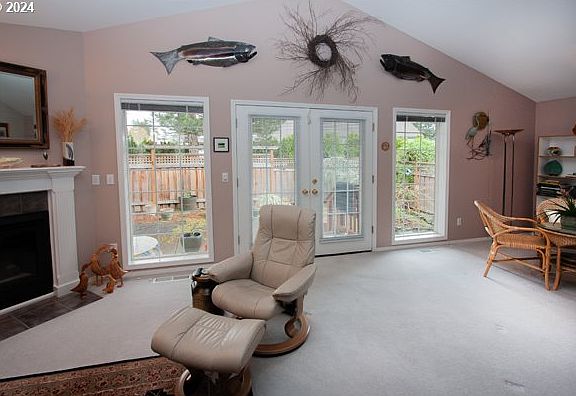 4th image of 2601 SE Balboa Dr