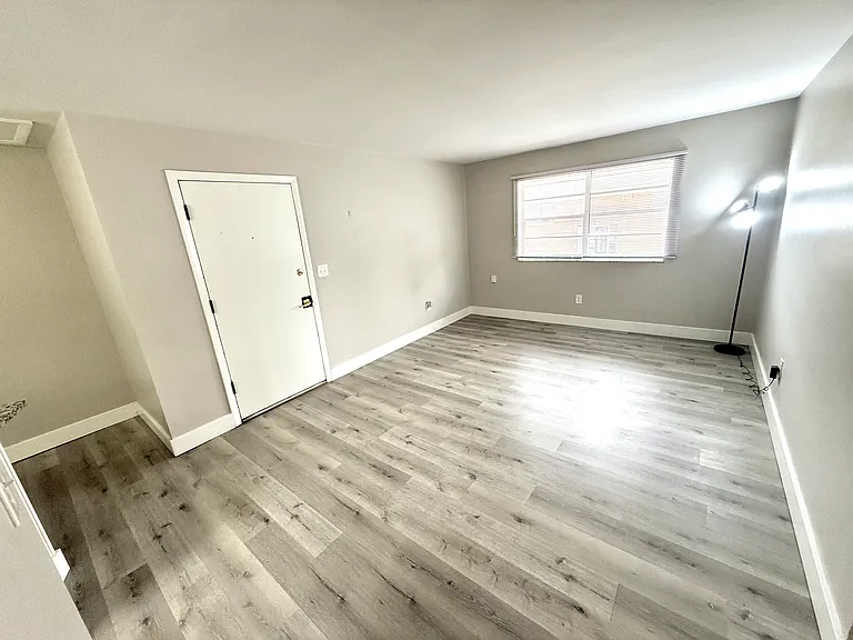 1541 Glenn Ave — Photo 11