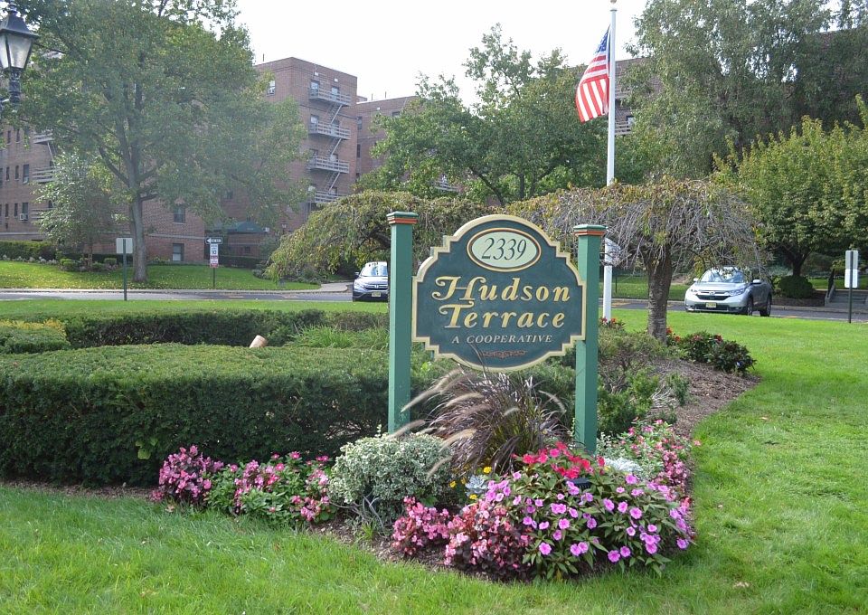 1st image of 2335 Hudson Ter APT B10