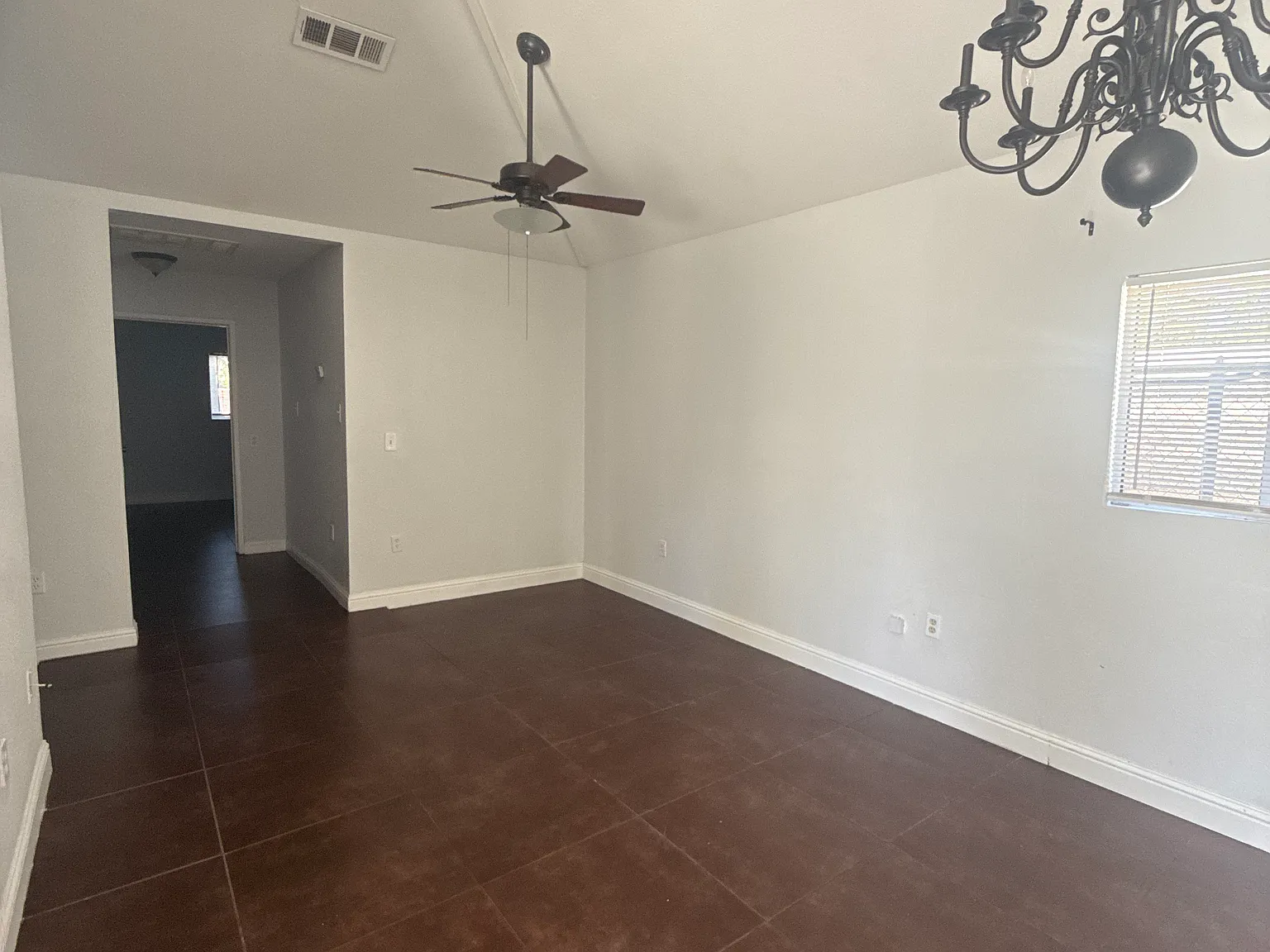 2 bed, 1.5 bath, 1000 sqft, $1,600 — Photo 4
