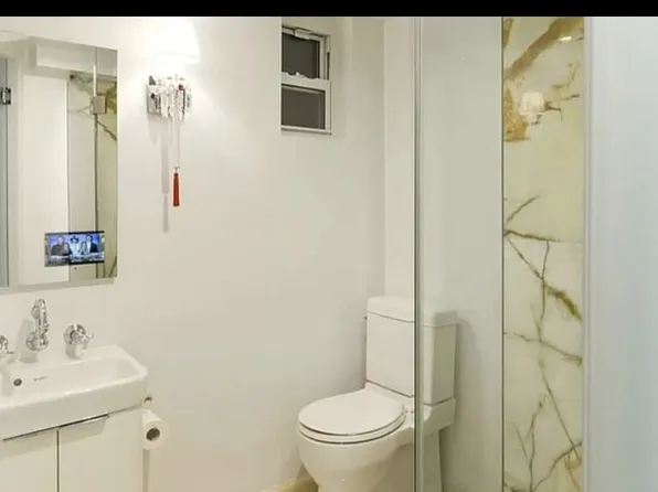 396 Bleecker Street image 5 of 6